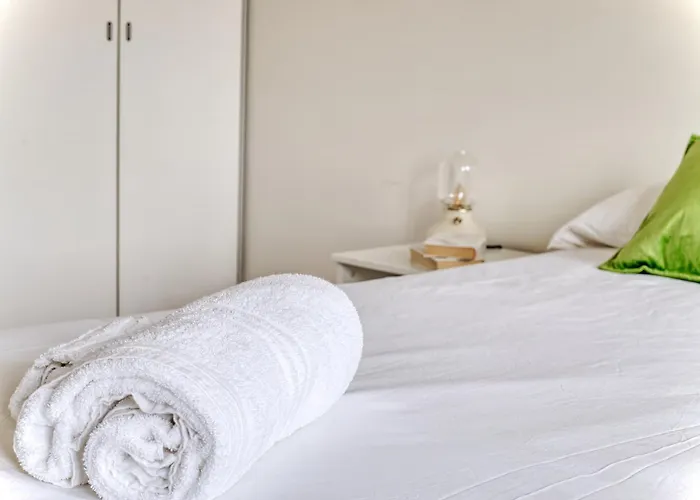 Balilla30; Spacious 2 Bedroom Apt Next To City Center